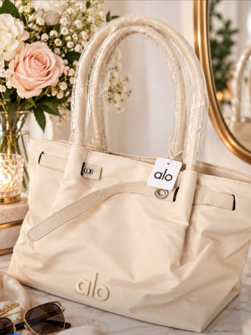 ALO  Style Yoga Cream Tote with Front Pocket